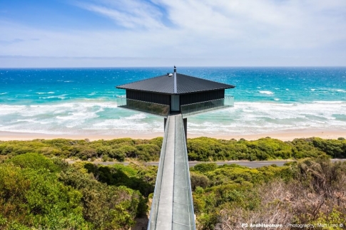 La casa sospesa sull'oceano