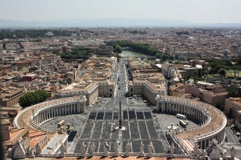 Chiesa cattolica in Italia e tasse sugli immobili: il Papa condanna i conventi-alberghi