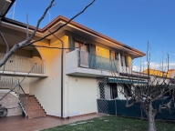 Visualizza le foto dell'immobile