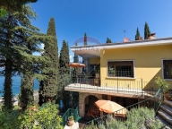 Visualizza le foto dell'immobile