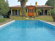 Visualizza le foto dell'immobile