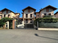Visualizza le foto dell'immobile