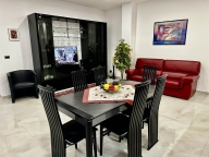 Vai alla scheda immobile Vai alla scheda immobile