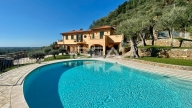 Visualizza le foto dell'immobile