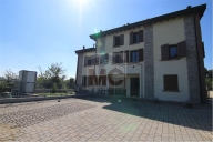 Visualizza le foto dell'immobile