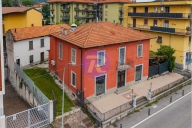 Visualizza le foto dell'immobile