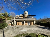 Visualizza le foto dell'immobile