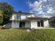 Visualizza le foto dell'immobile