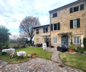 Visualizza le foto dell'immobile