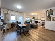 Visualizza le foto dell'immobile