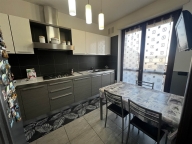 Visualizza le foto dell'immobile