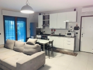 appartamento in vendita a Rho in zona Mazzo