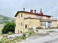 Visualizza le foto dell'immobile