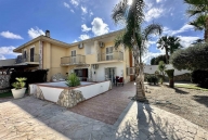 Visualizza le foto dell'immobile