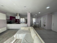 Visualizza le foto dell'immobile Visualizza le foto dell'immobile