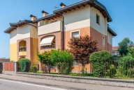 Visualizza le foto dell'immobile
