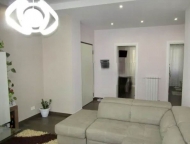 Visualizza le foto dell'immobile