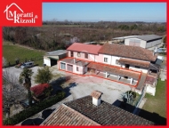Visualizza le foto dell'immobile