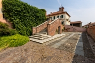 Visualizza le foto dell'immobile