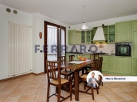 Visualizza le foto dell'immobile