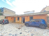 Visualizza le foto dell'immobile