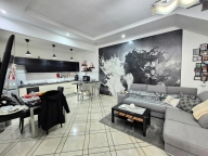 Visualizza le foto dell'immobile