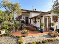 Visualizza le foto dell'immobile