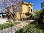 Visualizza le foto dell'immobile