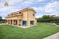 Visualizza le foto dell'immobile