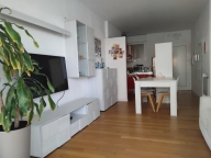 Visualizza le foto dell'immobile