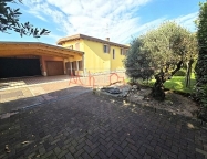 Visualizza le foto dell'immobile