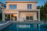 Visualizza le foto dell'immobile