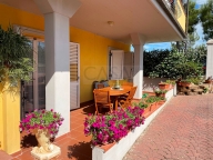 Visualizza le foto dell'immobile