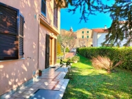 Visualizza le foto dell'immobile