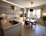 Visualizza le foto dell'immobile