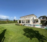 Visualizza le foto dell'immobile