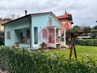 Visualizza le foto dell'immobile