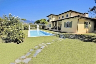 Visualizza le foto dell'immobile