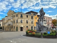 Visualizza le foto dell'immobile