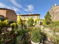 Visualizza le foto dell'immobile