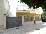 Visualizza le foto dell'immobile