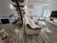 Visualizza le foto dell'immobile