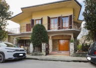 Visualizza le foto dell'immobile
