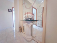 Visualizza le foto dell'immobile Visualizza le foto dell'immobile