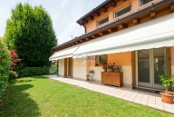 Visualizza le foto dell'immobile