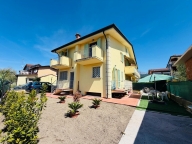 Visualizza le foto dell'immobile