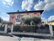 Visualizza le foto dell'immobile