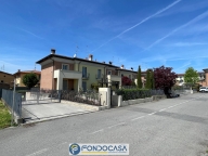 Visualizza le foto dell'immobile
