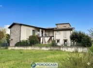 Visualizza le foto dell'immobile