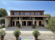 Visualizza le foto dell'immobile